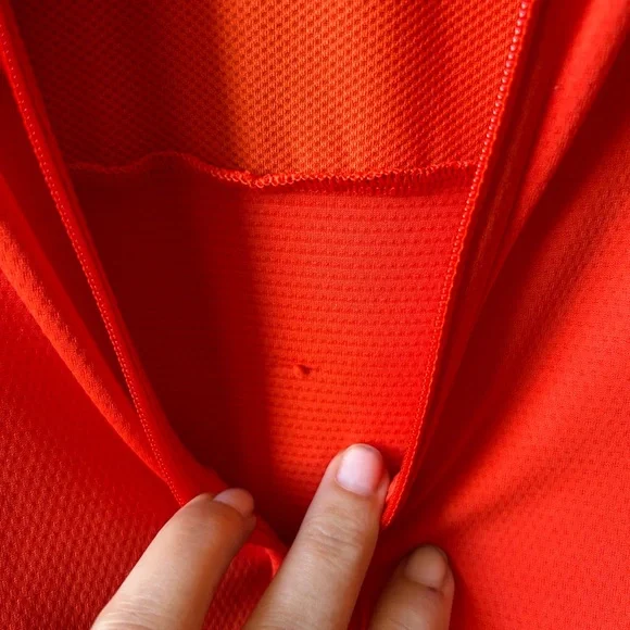LULULEMON Ventilating UV
Protection Running jacket 
Solar Orange - Picture 5 of 7